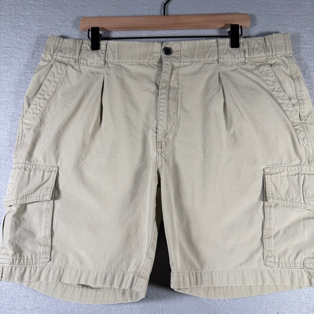 Tommy Bahama Mens Khaki Tan Cotton Pleated Cargo Shorts Size M 34 Waist 8 Inseam